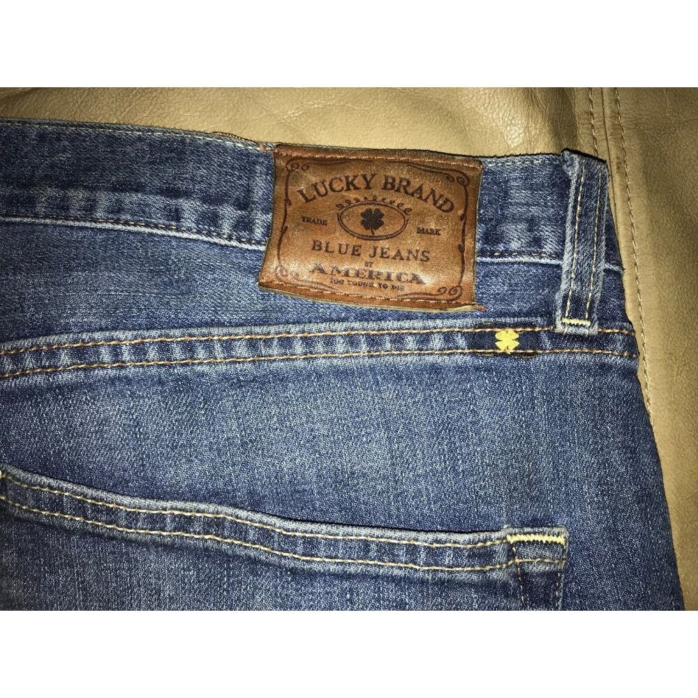 Men's Lucky Brand 221, blue jeans^^label=38"x30"ACTUAL=40x32 Original straight